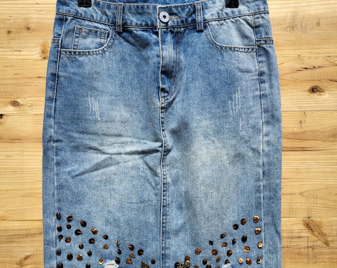 Y2K Studded Denim Midi Skirt | Distressed Bee Embellishments, Light Wash Raw Hem