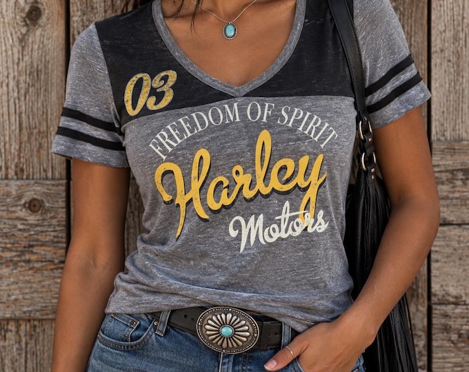 Harley-Davidson Women's Burnout V-Neck Tee – Y2K Biker Graphic (Size M)