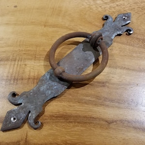 Vertical Iron Door Knocker With Ring - Fleur De Lis.