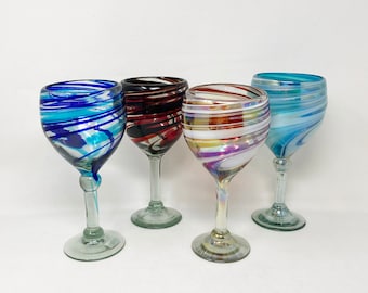 4 verres à vin soufflés à la main - The Swirls Collection