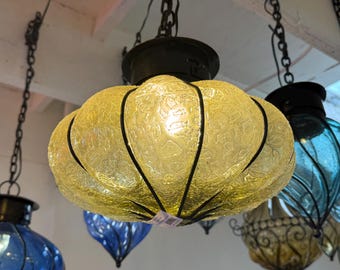 Handgeblazen glazen ijzeren pompoenlichthanger - gecraqueleerd glas amber