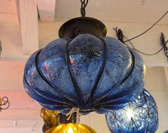 Handgeblazen glazen ijzeren pompoen lichthanger - gecraqueleerd blauw