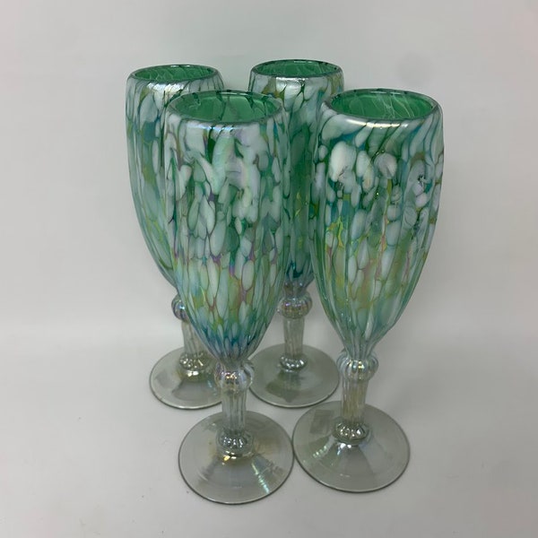 4 verres à champagne soufflés à la main - vert égéen