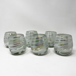 6 bicchieri da vino senza stelo - Vortice iridescente bianco