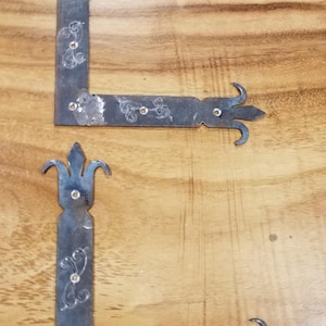 2 Iron L Fluer Straps