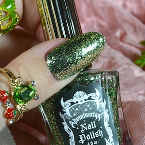 Spring Leaves Nail Polish - Light Green Glitter