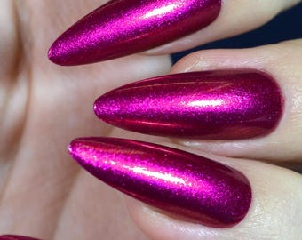 Two Hearts-nagellak - dieproze glans met rode verschuiving