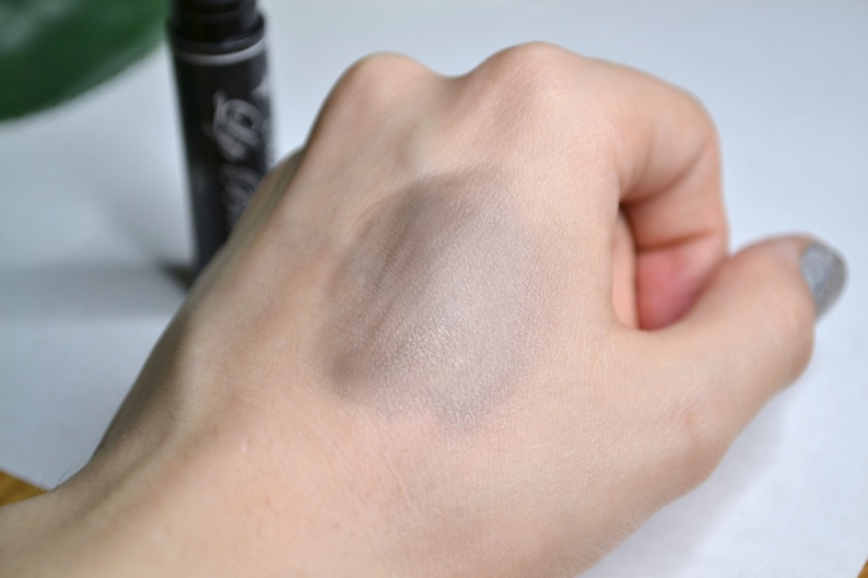 The Shallows Tinted Lip Balm Sheer Smoky Black image 3