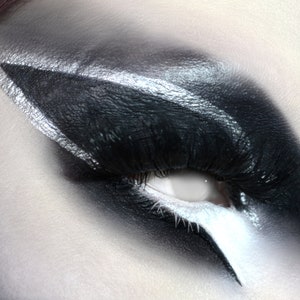 Spaceman Waterbased Liquid Eyeliner And Eyeshadow - True Silver Metallic