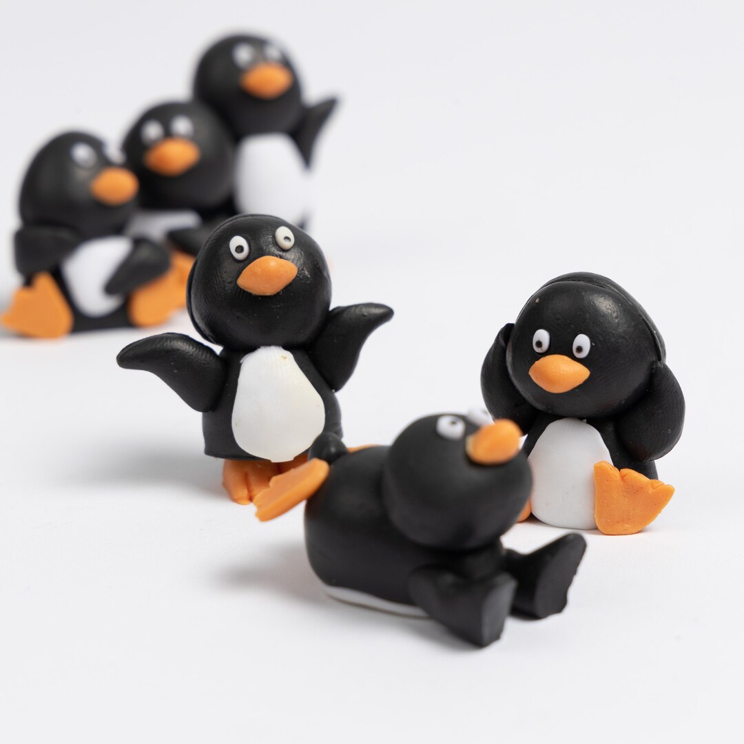 Mini Penguin Christmas Cake Decorations Yule Log Cupcake Toppers 6 X