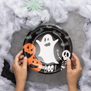 Halloween Paper Plates 22.5cm 8pk - Kids Party Table Decoration Decor Setting