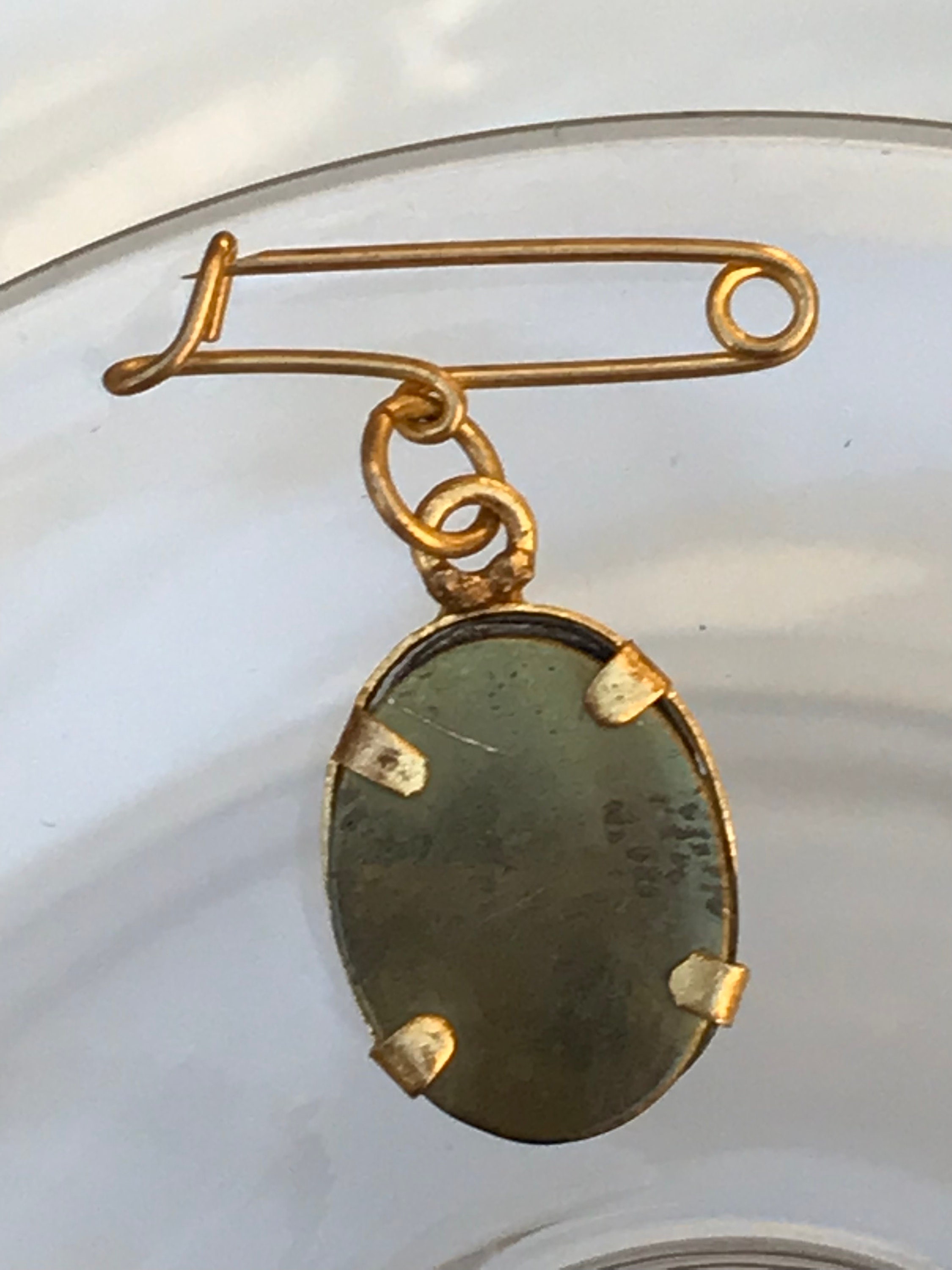 AnnonceBroche en or vintage Achetez des objets uniques