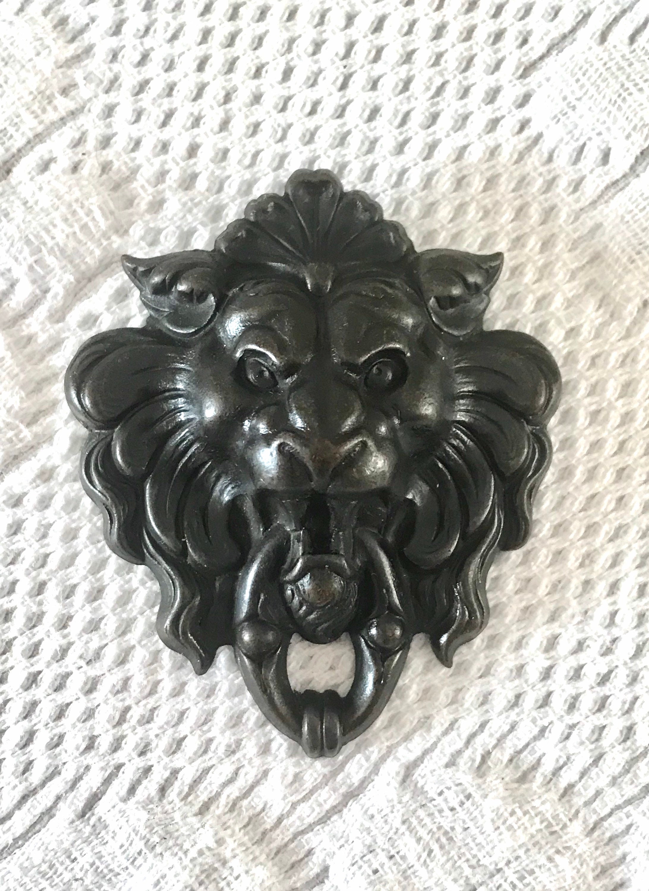 Élément Antique Décoratif en Métal Tête de Lion