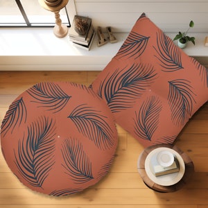 Almofada de chão 30x30" com padrão de penas Boho em azul-marinho e terracota em formato redondo ou quadrado, almofada de chão grande, almofada de chão Boho