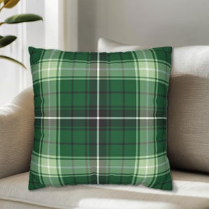 Green White Tartan Plaid Throw Pillow, Green Plaid Home Decor, Rustic Classic Preppy Stylish, Indoor Plaid Pillow, Outdoor Plaid Pillow