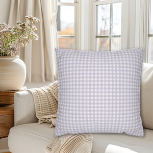 Ljuslila gingham-prydnadskudde, Lila gingham-rutig kudde, Pastelllila accentkudde, Prydnadskuddeset, Pastelllila rutig dekor