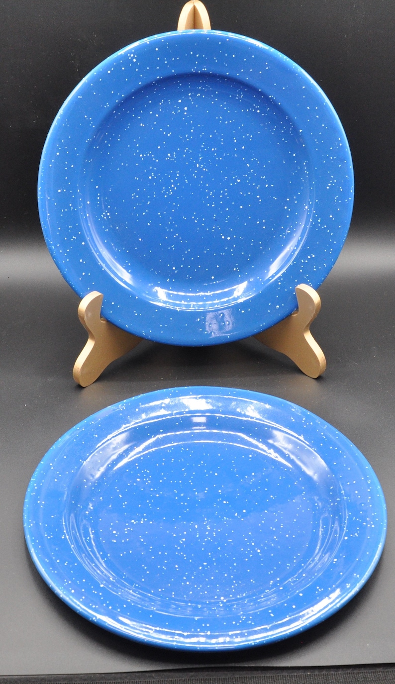 set of two blue plates with speckles