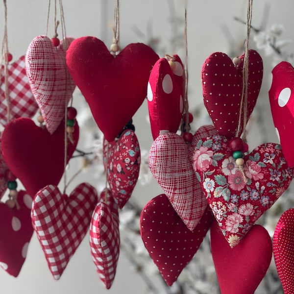 Red Hearts Garland - Etsy