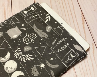 Witchy Book Sleeve, Spooky Padded Book Sleeve, Personalized Book Pouch, Book Case, Book Sleeve, E Reader Case, iPad Case