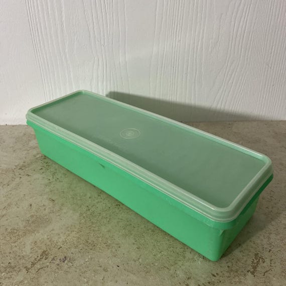Vintage Tupperware Green Celery Vegetable Keeper 892-6 With Sheer