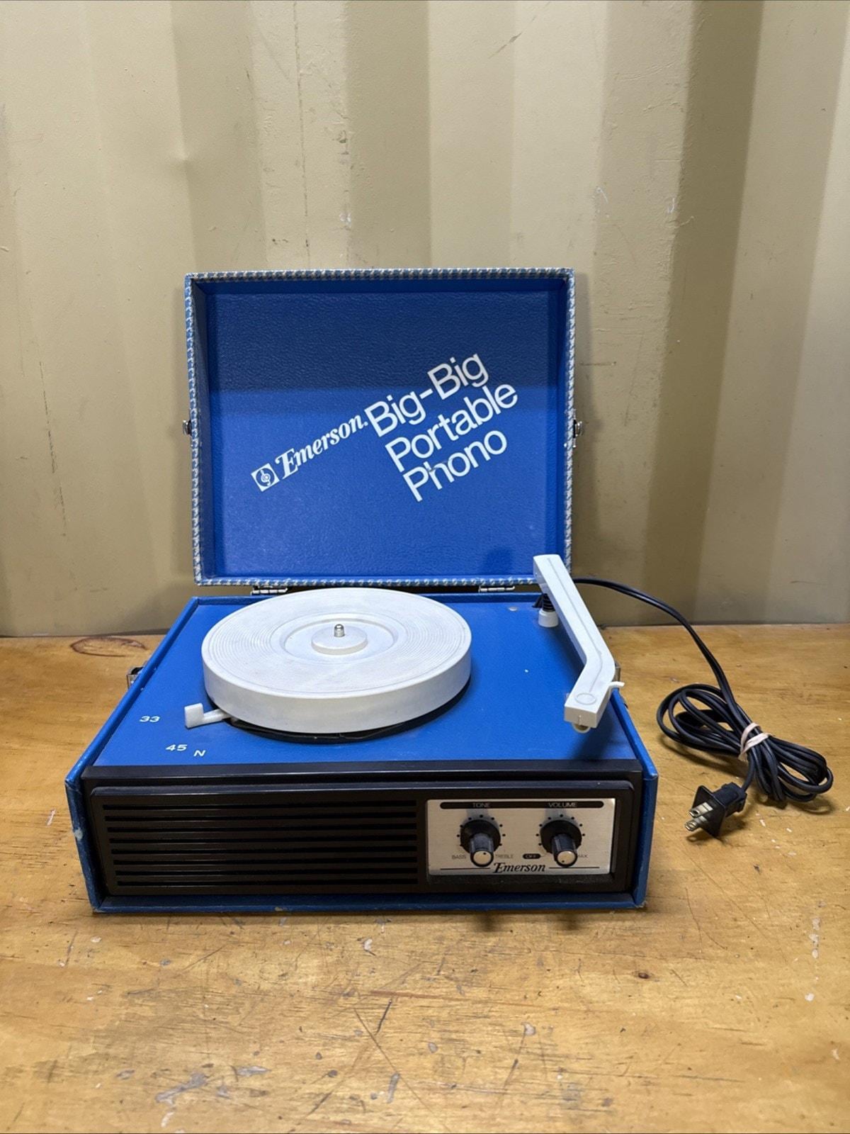 ポータブルレコードプレーヤー 1960s portable record player - Etsy 日本