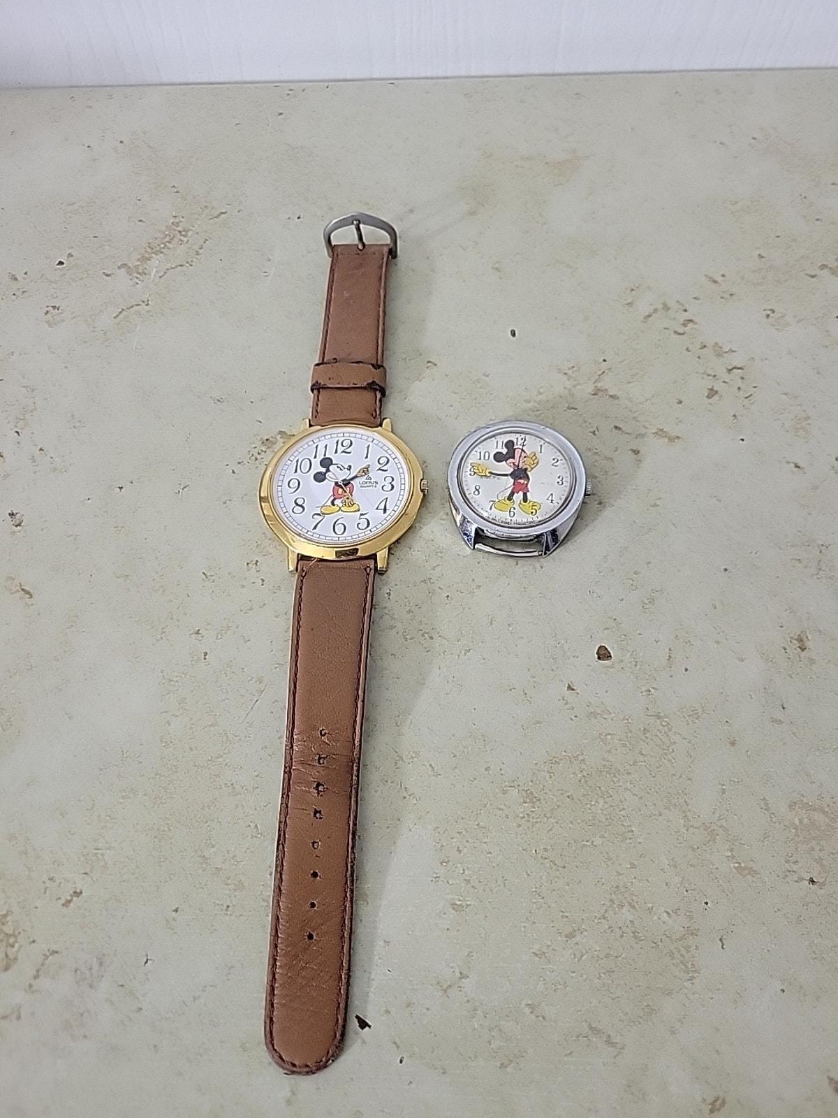 Vintage Lorus Mickey Mouse V501-0A20 QUARTZ Watch Brown Leather Band Untested Lorus Mickey Mouse V501-0A20 QUARTZ Watch Black Leather Band  main image 3