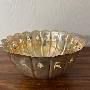 Vintage INTERNATIONAL SILVER CO Christmas  Handmade Plated 9.5” Serving Bowl