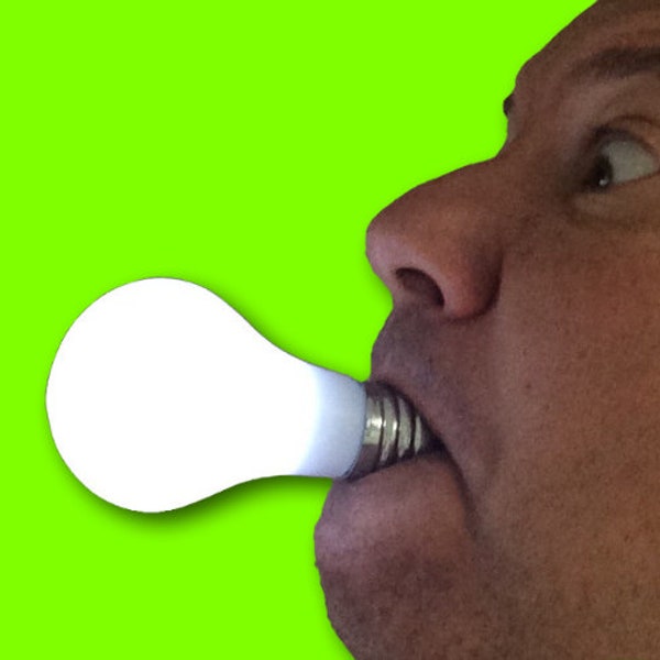 Deluxe Push Button LIGHT UP BULB In Mouth Led Tv Family Show Costume Uncle Fester Prop Accessory Gag Joke Gift Lite with Tongue Battery