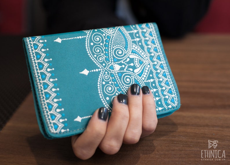 Blaue Boho Leder Passport Brieftasche, personalisierte Passport Cover, einzigartiges Geschenk für Frauen Bild 5