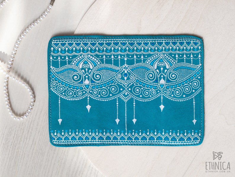 Blaue Boho Leder Passport Brieftasche, personalisierte Passport Cover, einzigartiges Geschenk für Frauen Bild 1