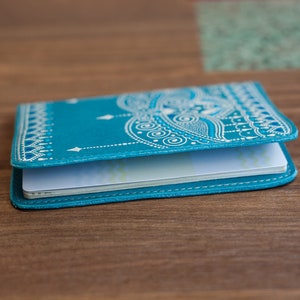 Blaue Boho Leder Passport Brieftasche, personalisierte Passport Cover, einzigartiges Geschenk für Frauen Bild 9
