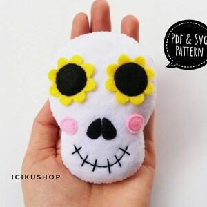 PDF, SVG : Cute Skull Halloween Doll Ornament Pattern and Tutorial