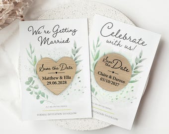 Ímã de geladeira personalizado para convite de casamento | Ímã de madeira com cartão e envelope | Convite personalizado em formato de ímã de geladeira | Casamento rústico VA215