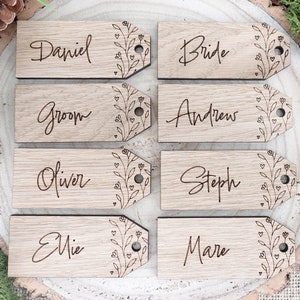 Segnaposto personalizzati per matrimonio / Segnaposto in legno / Etichette con nome incise / Decorazioni rustiche per tavolo / Biglietti con nome personalizzati VA193