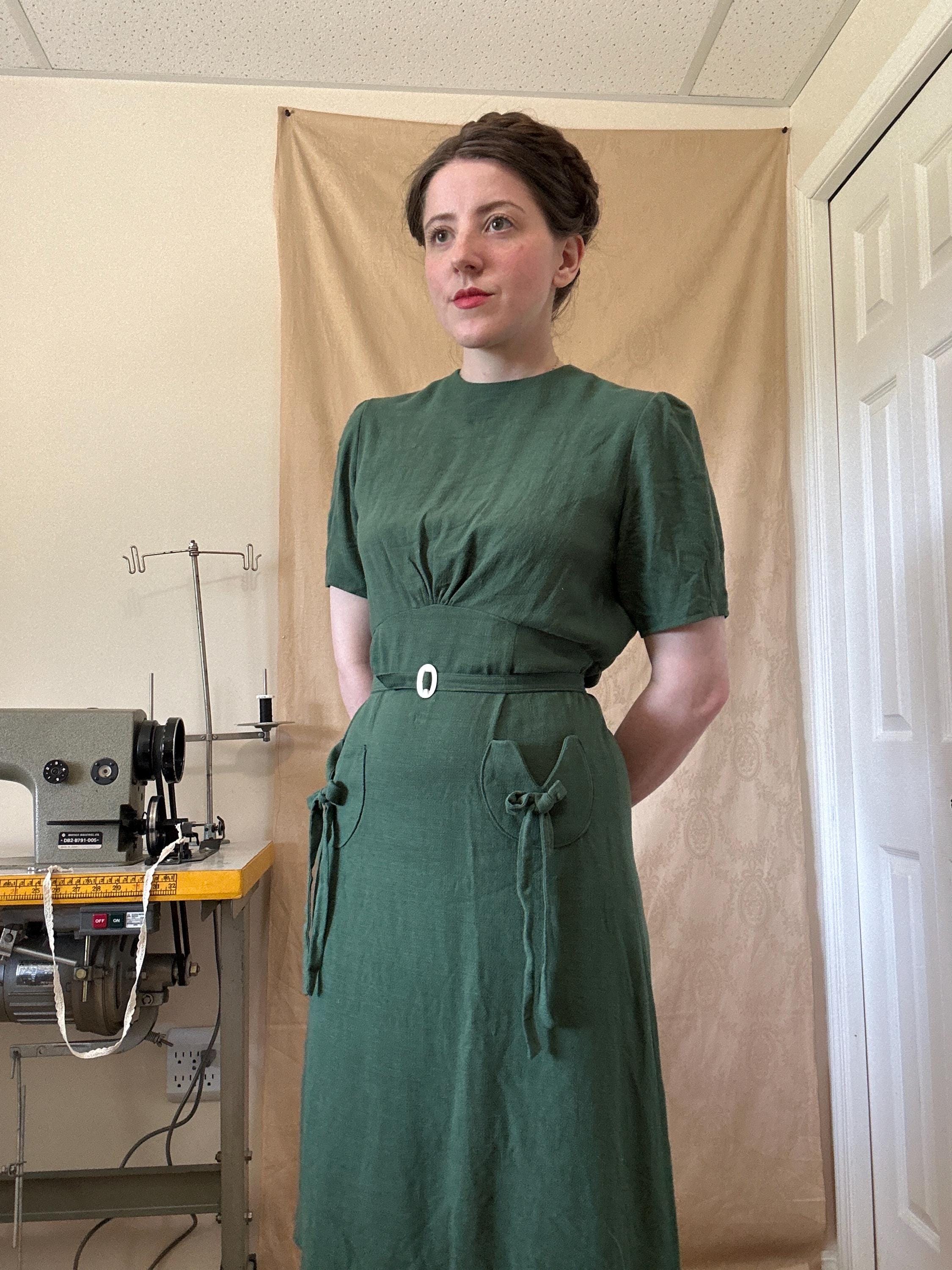 green dress with 20 buttons 1940 Mother of the bride
