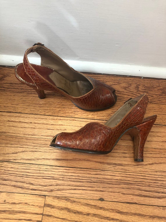 Crocodile heels 1940s