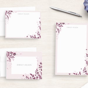 Personalized Floral Stationery - Pretty Leaf Stationery Set - Women&#39;s Stationary  - Gift For Her - Custom Stationery