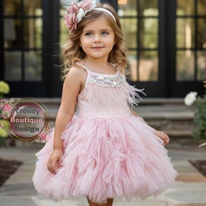 Altrosa Tüll Blumenmädchen Kleid: Feder & Perle Mieder