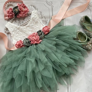 Green flower girl dress,  Lace tulle dress , 1er Birthday dress,  toddler dress,tulle tutu flower girl dress,flower belt  sash