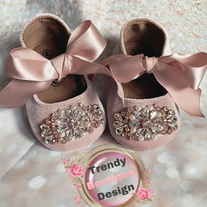 Pink baby girl shoes,crib shoes,1er birthday  party wedding,  rhinestones shoes baby shower gift.