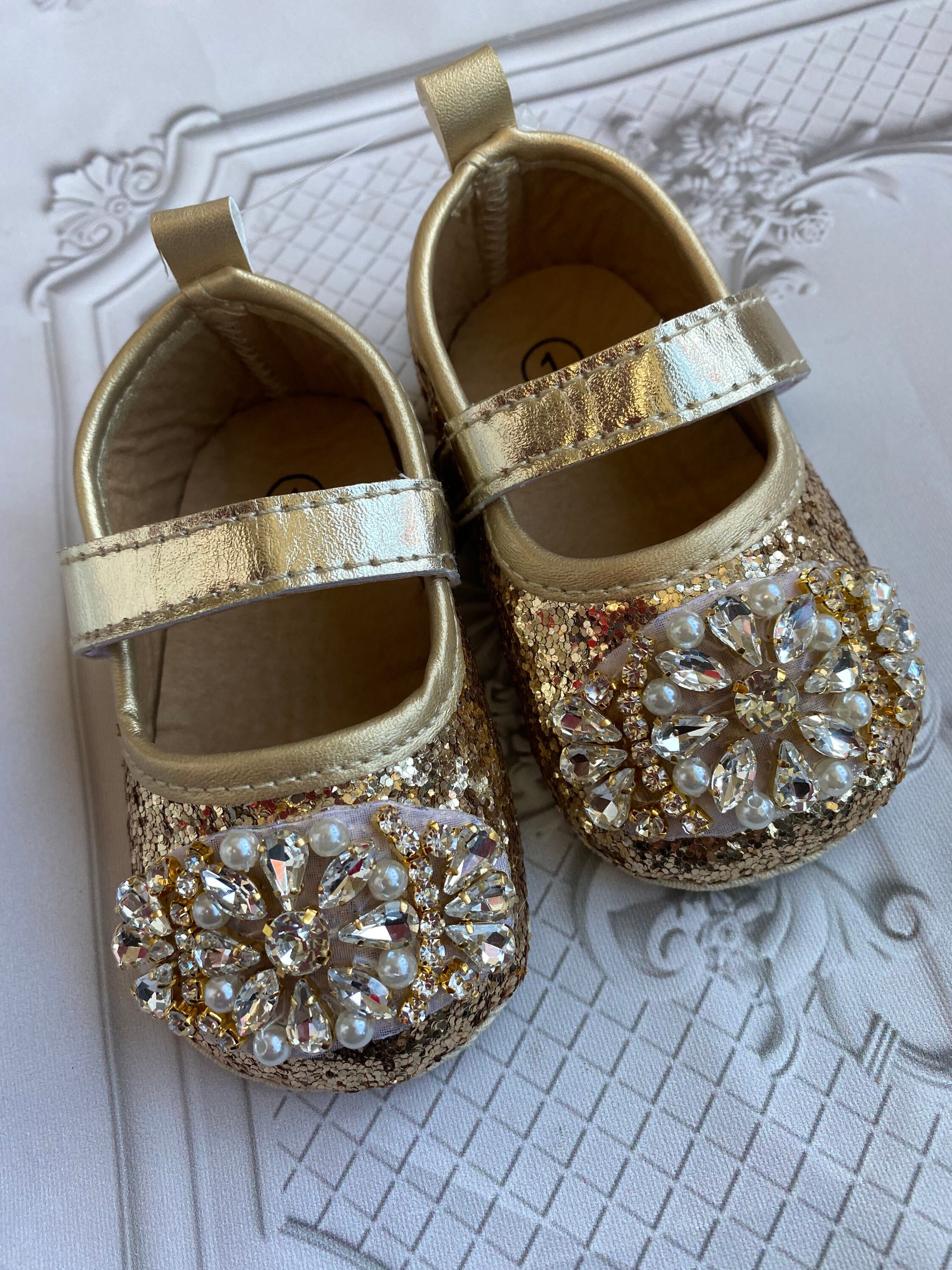 Gold Glitter Baby Booties, Newly Born at Rs 150/pair in Noida | ID:  23702603491