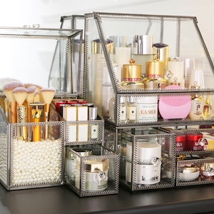 Clear Acrylic Makeup Organiser and Display Stand with adjustable Heigh