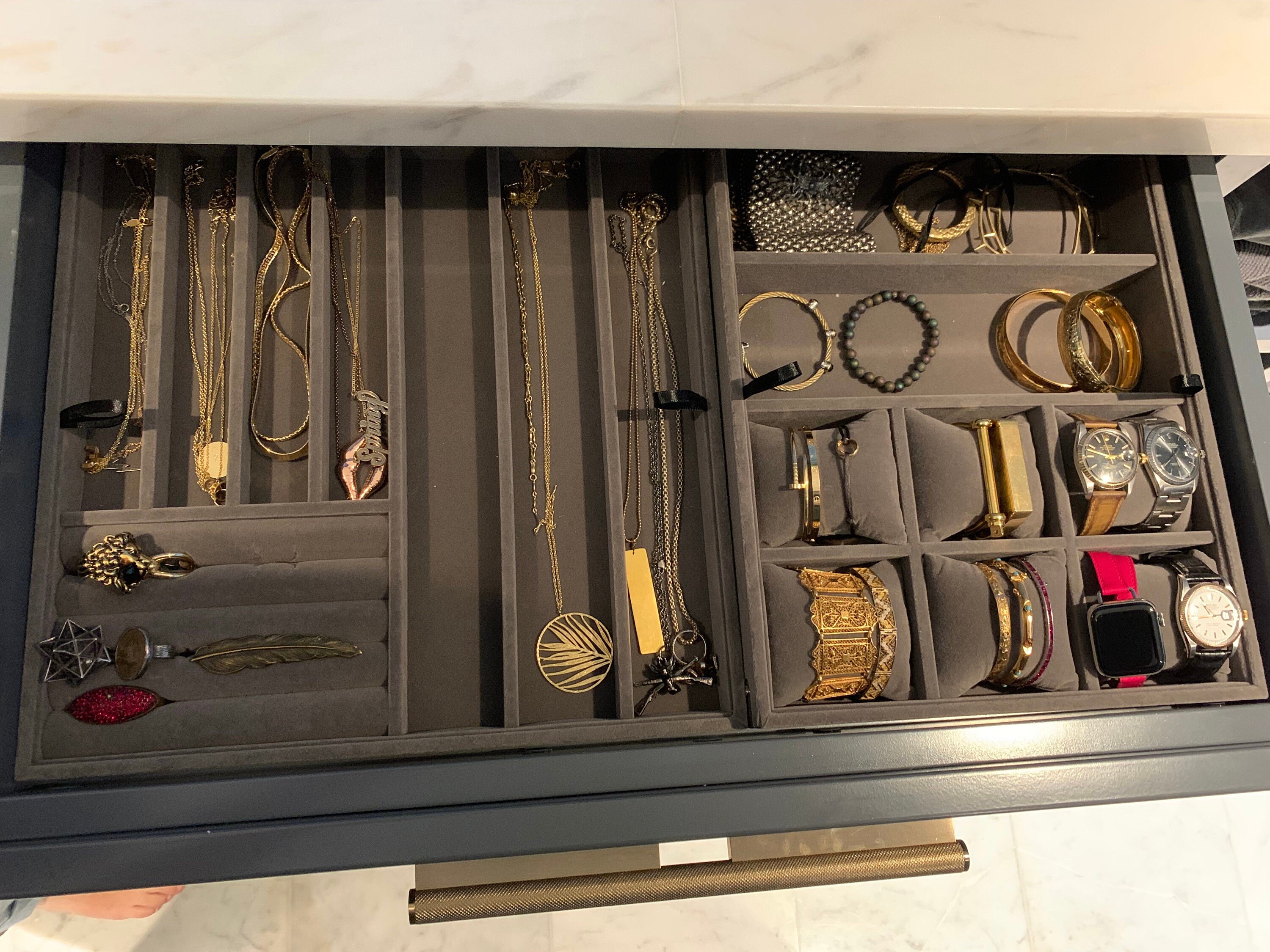 Velvet jewelry shop drawer inserts