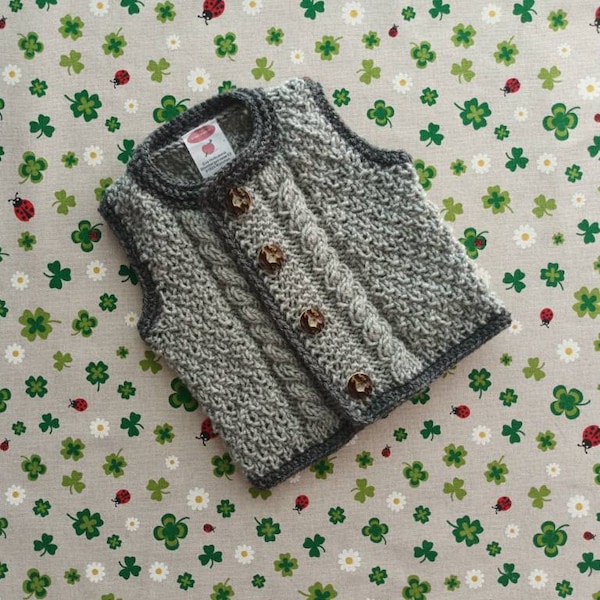 Trachtenweste für Junge grau anthrazit Weste Pullunder Zopfmuster Trachtenhose Geschenk Geburt Taufe Taufkleidung gestrickt Kindergeburtstag