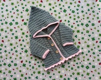 Trachtenjacke mit Kapuze Pullover grau rosa Strickjacke Mädchen Kapuzenjacke Taufgeschenk Taufkleidung Babyjacke Geburtstag Babyshower Kleid