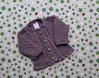 Trachtenjacke Größe 74/80 Strickjacke Mädchen Pullover lila handgestrickt Taufkleidung Hochzeit Dirndl Kleid Geschenk Taufe Kindergeburtstag