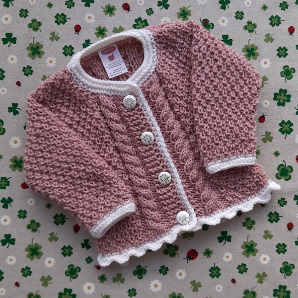 Strickjacke für Mädchen ab Größe 62/68 bis Größe 98/104 Pullover mit Zopfmuster Babyjacke gestrickt Geschenk zur Geburt Taufe Taufkleidung