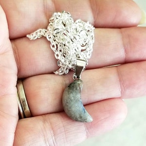 Landkarte Stein, Halbmond Anhänger, Silber Mond Halskette, Mond Anhänger, Landkarte Stein Schmuck, Heilstein Anhänger