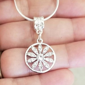 Daisy Necklace, Silver Daisy Necklace, Sterling Silver Necklace, Crystal Flower Necklace, Flower Necklaces, Daisy Jewelry, Bridal Necklace