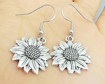 Pendientes colgantes de girasol plateados, pendientes de girasol, pendientes de flores para mujer, regalo para ella, flores, girasoles, estilo bohemio